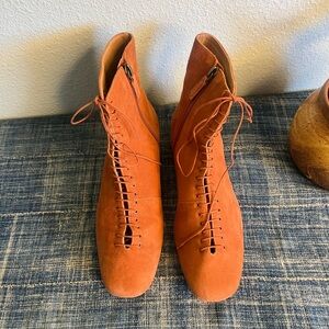 🧡Doen Original Collection Rust Suede Victorian Lace-Up Bootie – Size 6.5